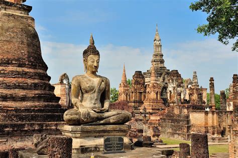 Sukhothai 王國 建立: 十二世紀泰國的政治轉變與佛教復興